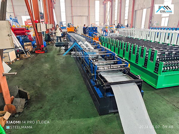 Fabricantes y proveedores de máquinas formadoras de rollos de bajantes personalizados de China