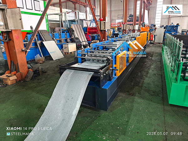 Máquina formadora de bajantes de acero para aguas pluviales