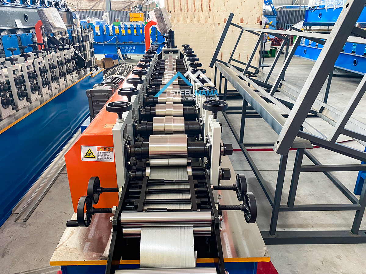 Máquina para fabricar perfil Omega